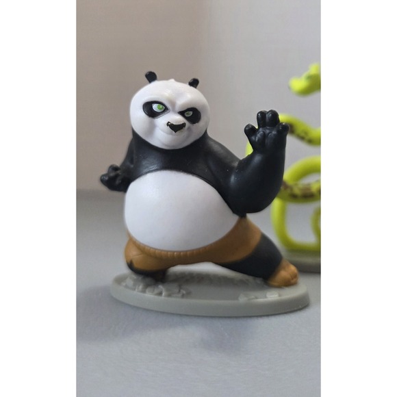 Dreamworks Kung Fu Panda Master Viper & Po Mini Figure 2-Pack On Stand Bases - Picture 6 of 8
